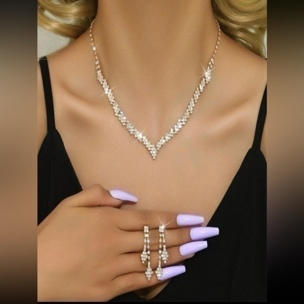 Elegant Rhinestone 3 Piece Necklace And Earrings Set
